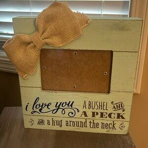 4x6 stylish, teal or light blue picture frame.